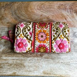 Vera Bradley Accordion Wallet | Folkloric